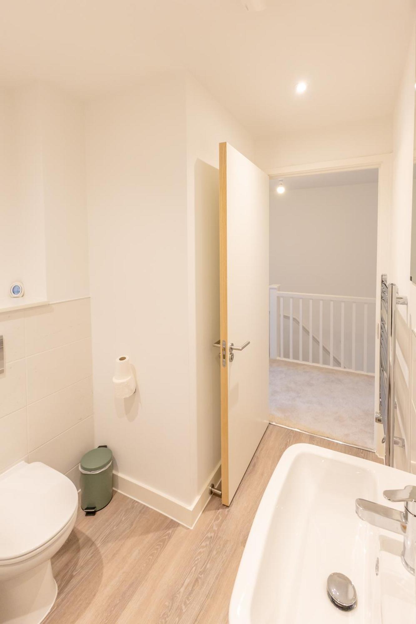 Stunning Modern 3 Bedroom Townhouse - Perfect Getaway Manchester Exterior photo