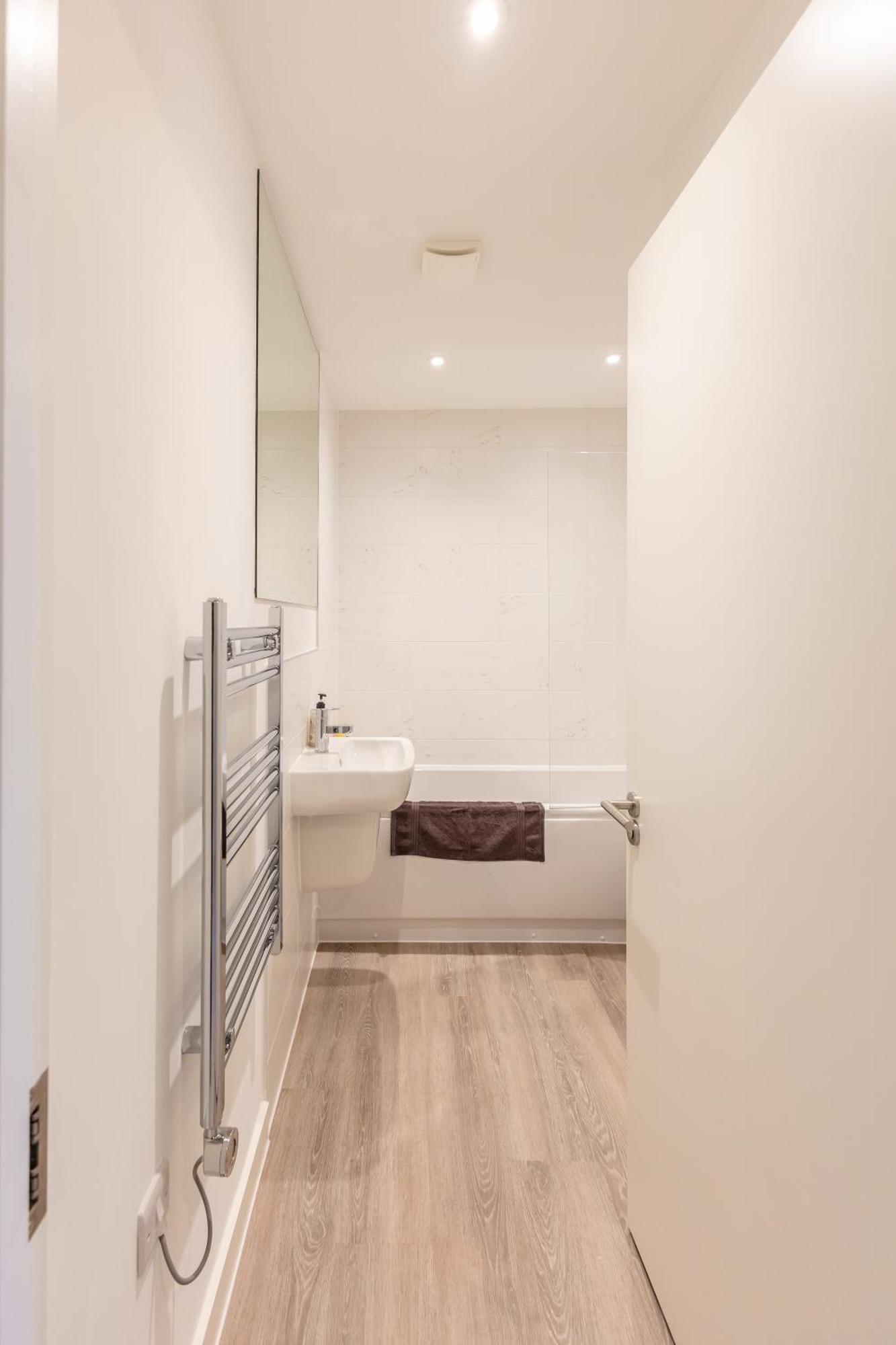Stunning Modern 3 Bedroom Townhouse - Perfect Getaway Manchester Exterior photo