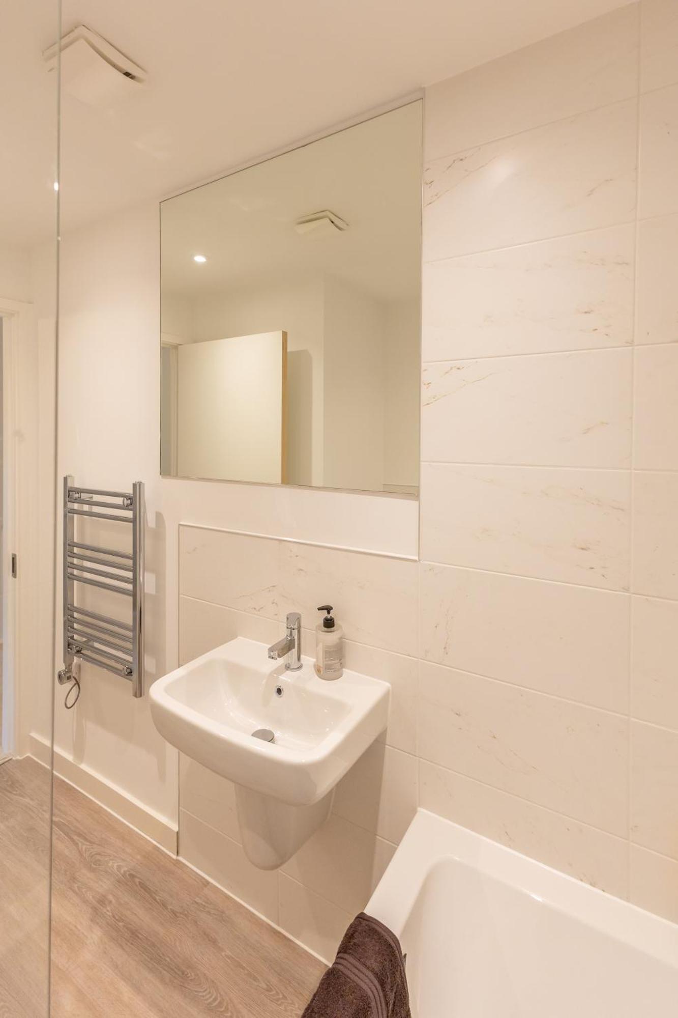 Stunning Modern 3 Bedroom Townhouse - Perfect Getaway Manchester Exterior photo